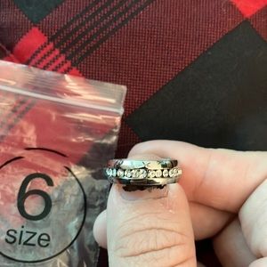 Women’s diamond ring size 6